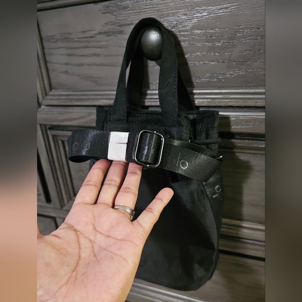 ALO Yoga Crossbody - Picture 7 of 15